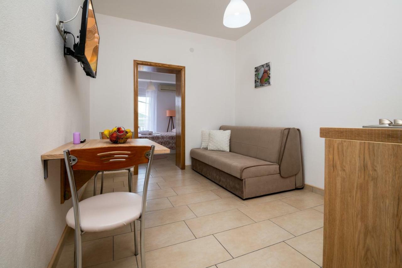 נאום Apartments Lavanda מראה חיצוני תמונה
