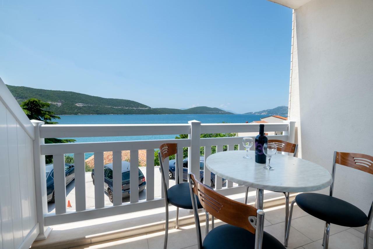 נאום Apartments Lavanda מראה חיצוני תמונה