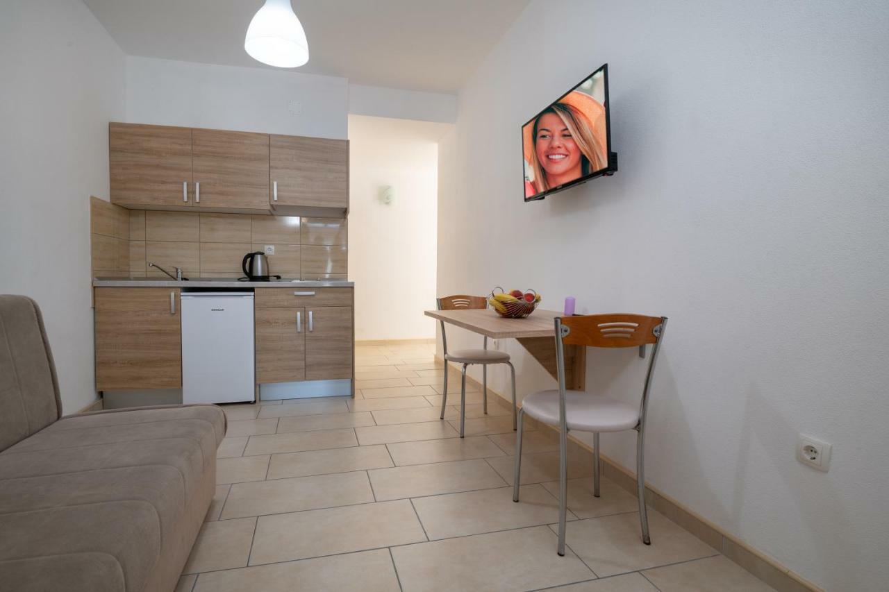 נאום Apartments Lavanda מראה חיצוני תמונה