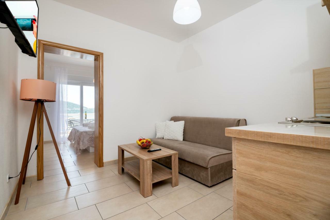 נאום Apartments Lavanda מראה חיצוני תמונה
